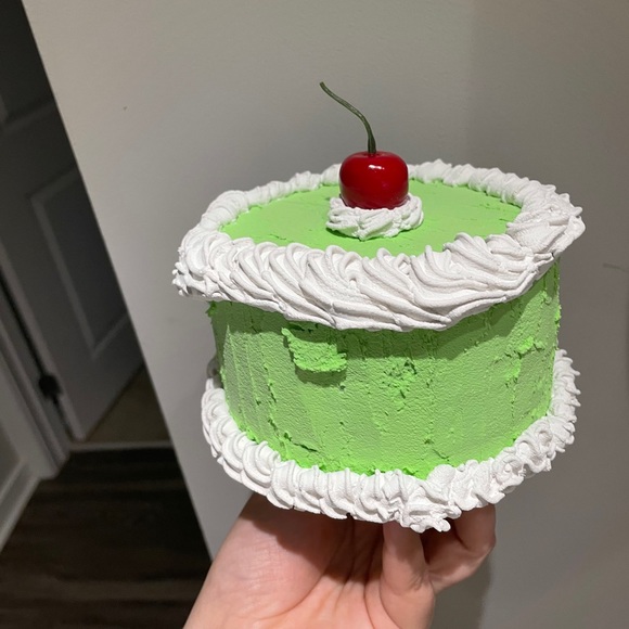 Fake cake! - Picture 2 of 3